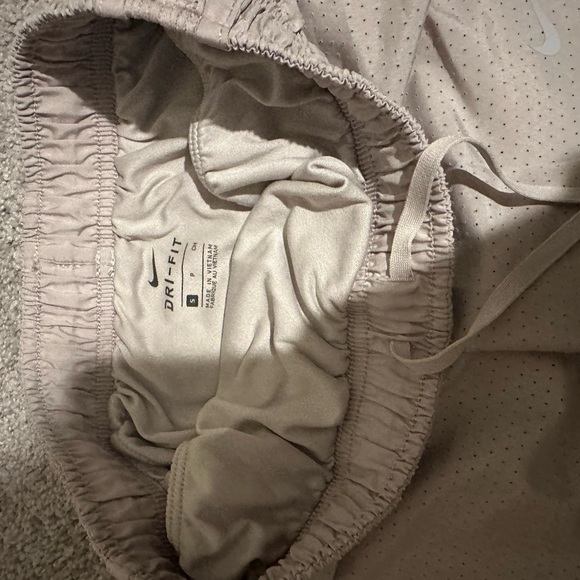 Nike Running Shorts - Picture 4 of 5